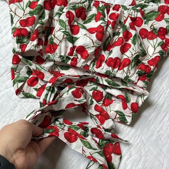 Cider Cherry Cropped Bubble Sleeve Top size Small - Picture 7 of 11